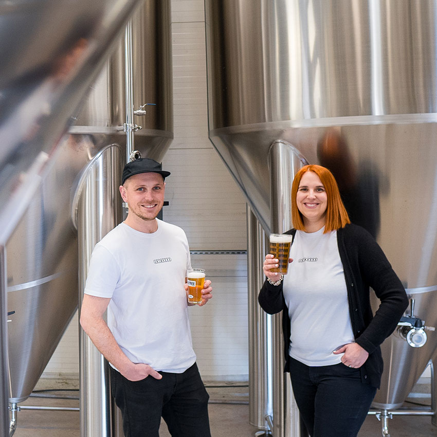 Premier brassin dans la fabrique Anywhere Beer Factory